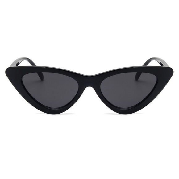 ๐3/$30 New Retro Black Cat Eye Sunglasses - Picture 3 of 8
